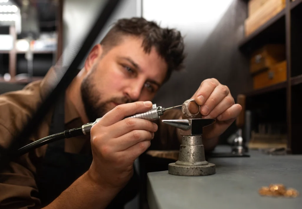 Top Reasons People Need Jewelry Repair Services